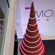 Albero di Natale in cartone. Design Giorgio Caporaso per Lessmore