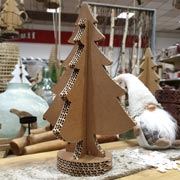 Alberi di Natale in cartone Lessmore: adatti ad ambienti tradizionali e country