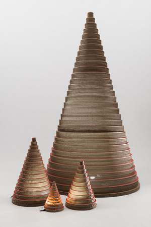Alberi di natale luminosi in cartone Lessmore - design Giorgio Caporaso